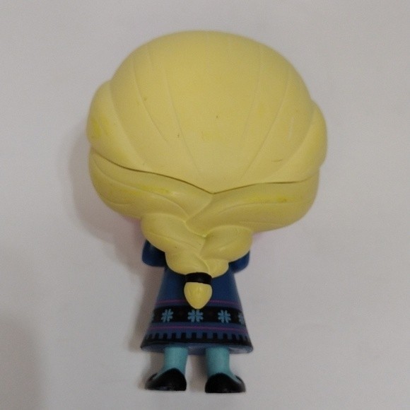 Funko POP Disney Frozen Young Elsa Action Figure - Picture 5 of 5